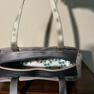 Harvey’s Original Seatbelt Bag in Gray and Black